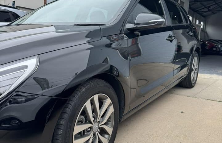 
								Hyundai i30 2017 Active full									