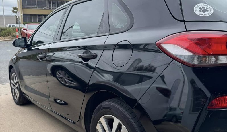 
								Hyundai i30 2017 Active full									