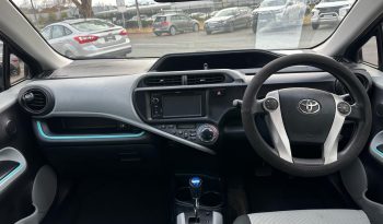 
										Toyota Prius C 2012 full									