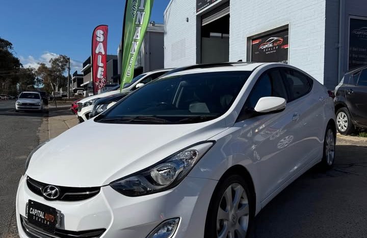 
								Hyundai Elantra Premium 2013 full									