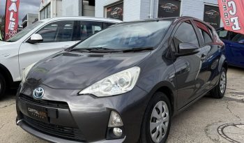 
										Toyota Prius C 2012 full									