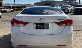 
										Hyundai Elantra Premium 2013 full									