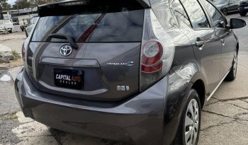 
										Toyota Prius C 2012 full									