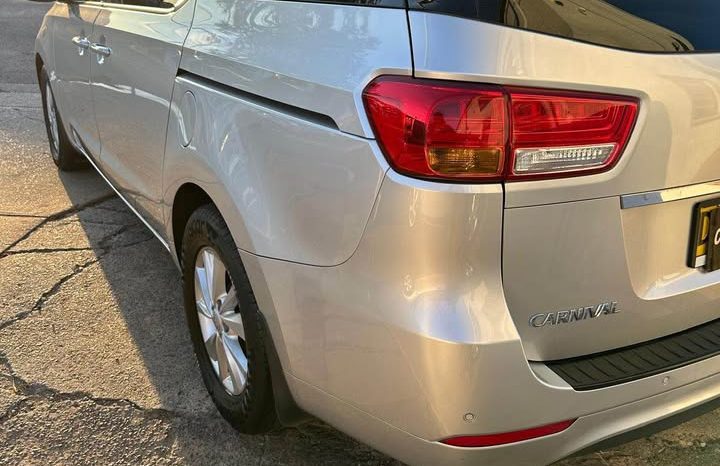 
								Kia Carnival 2015 full									