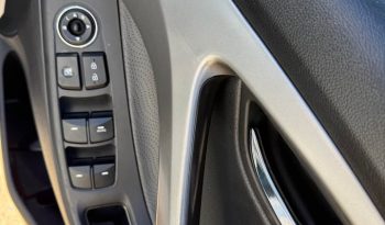 
										Hyundai Elantra Premium 2013 full									