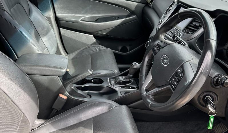 
								Hyundai Tucson Active X 2015 full									