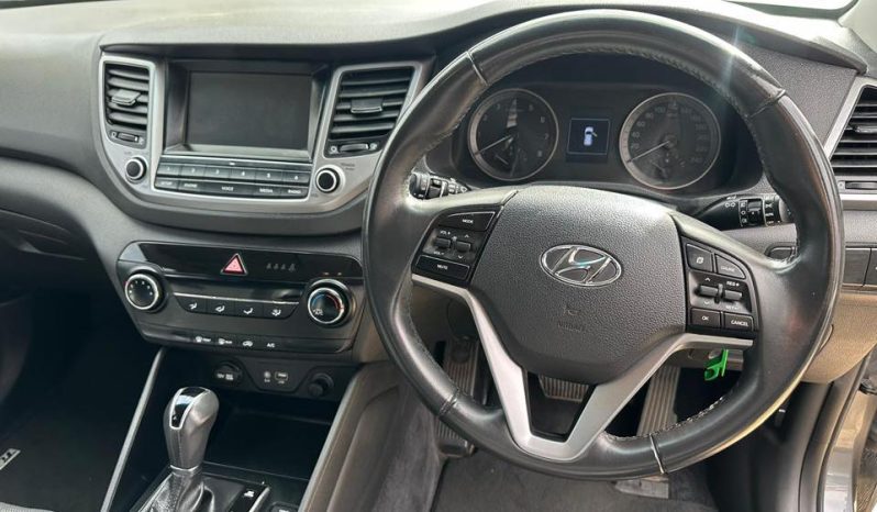 
								Hyundai Tucson Active X 2015 full									