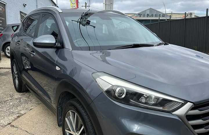 
								Hyundai Tucson Active X 2015 full									