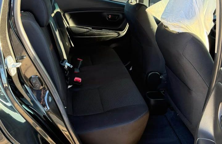 
								Toyota Yaris 2015 full									