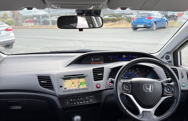 
								Honda Civic VTi-L 2013 1.8L full									