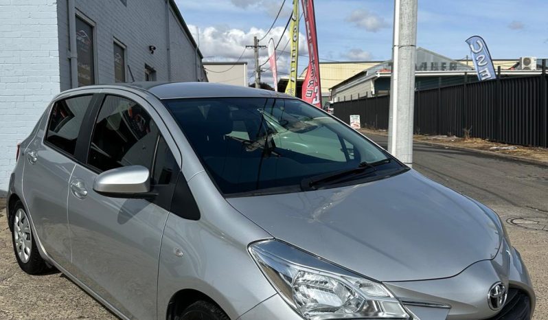 
								Toyota Yaris 2018 full									