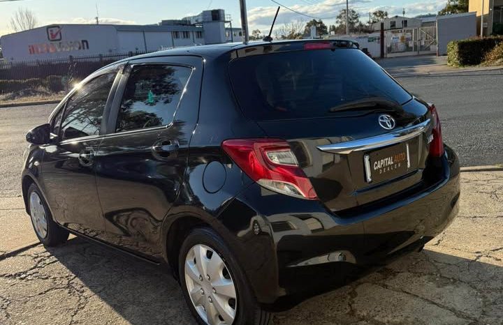 
								Toyota Yaris 2015 full									