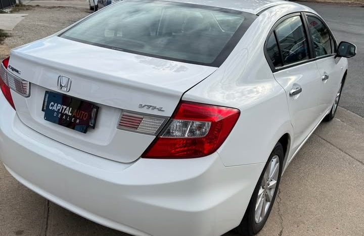 
								Honda Civic VTi-L 2013 1.8L full									