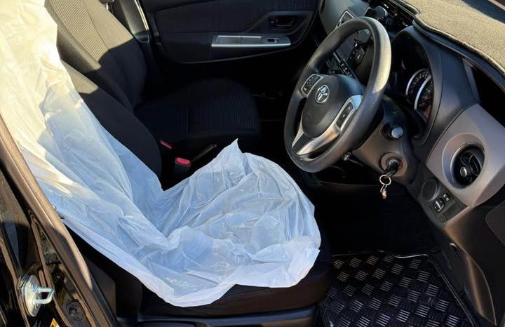 
								Toyota Yaris 2015 full									