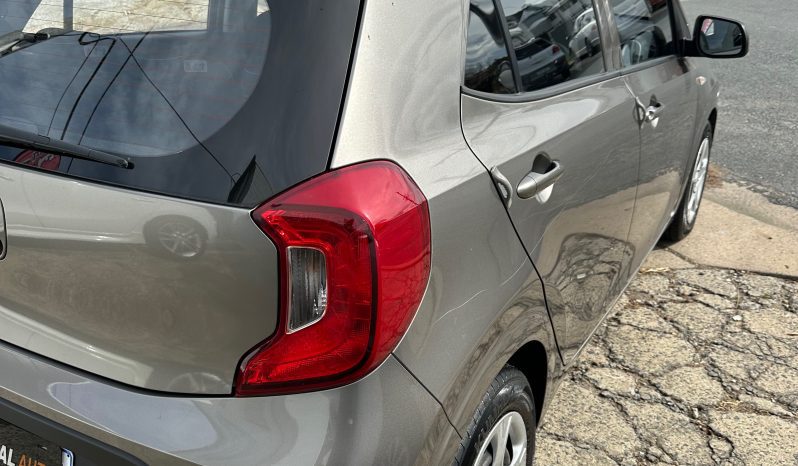 
								Kia Picanto 2017 full									