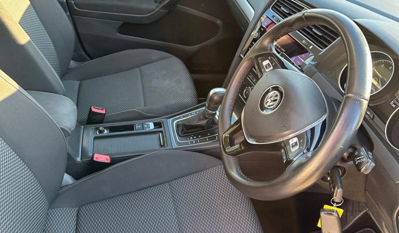 
								Volkswagen Golf 110 TSI Trendline 2018 full									