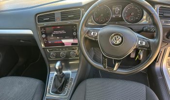 
										Volkswagen Golf 110 TSI Trendline 2018 full									