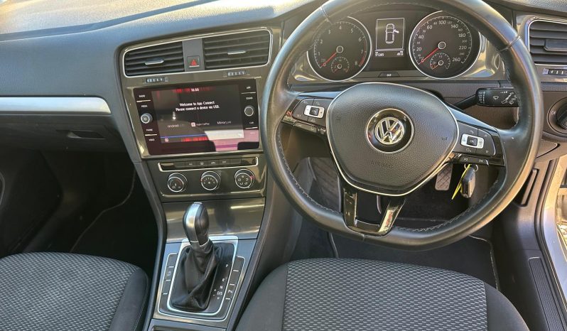 
								Volkswagen Golf 110 TSI Trendline 2018 full									