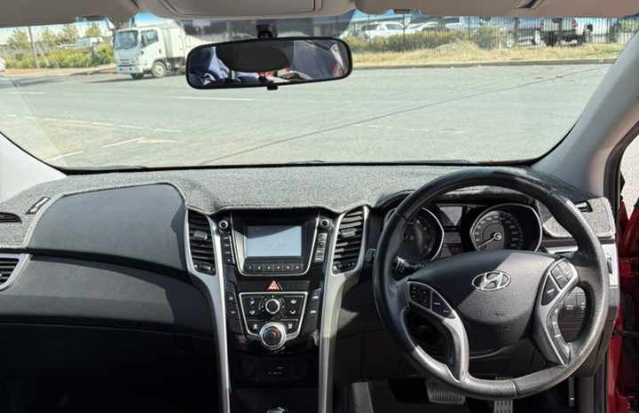 
								Hyundai I30 Active X 2015 full									