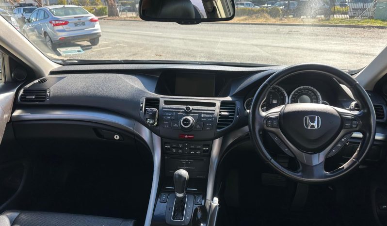 
								Honda Accord Euro Luxury 2011 full									