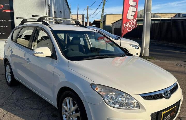 
								Hyundai i30 CW SLX Wagon full									