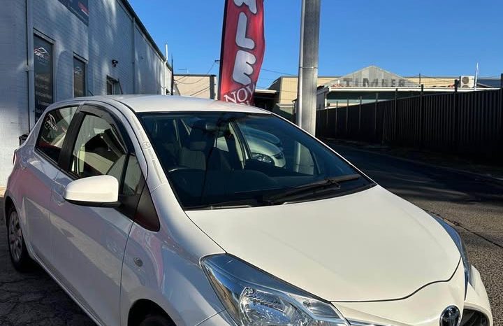 
								Toyota Yaris 2019 full									