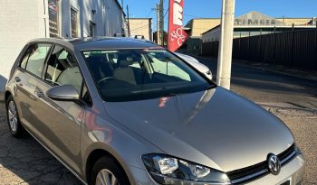 
										Volkswagen Golf 110 TSI Trendline 2018 full									