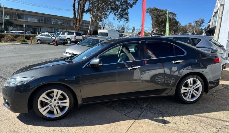 
								Honda Accord Euro Luxury 2011 full									