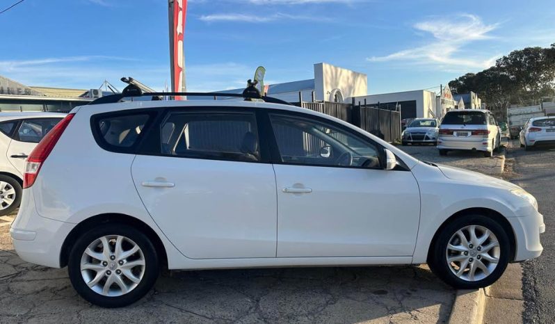 
								Hyundai i30 CW SLX Wagon full									