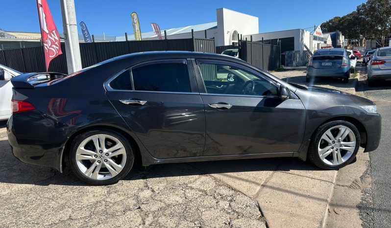 
								Honda Accord Euro Luxury 2011 full									