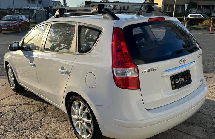 
								Hyundai i30 CW SLX Wagon full									