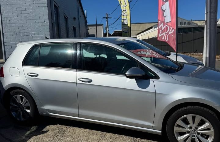 
								Volkswagen Golf 92 TSI Comfortline 2016 full									