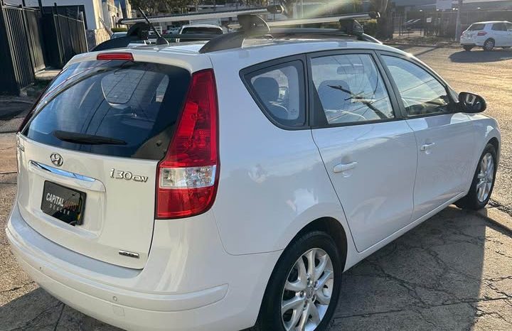 
								Hyundai i30 CW SLX Wagon full									