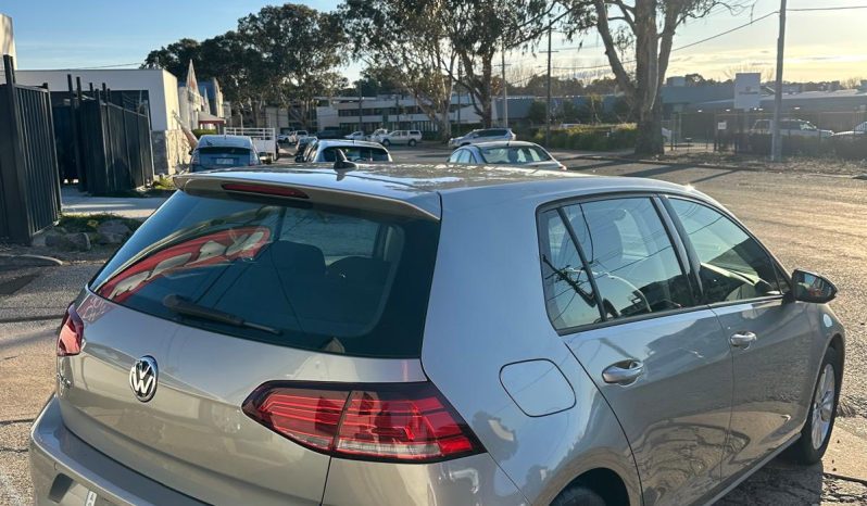 
								Volkswagen Golf 110 TSI Trendline 2018 full									