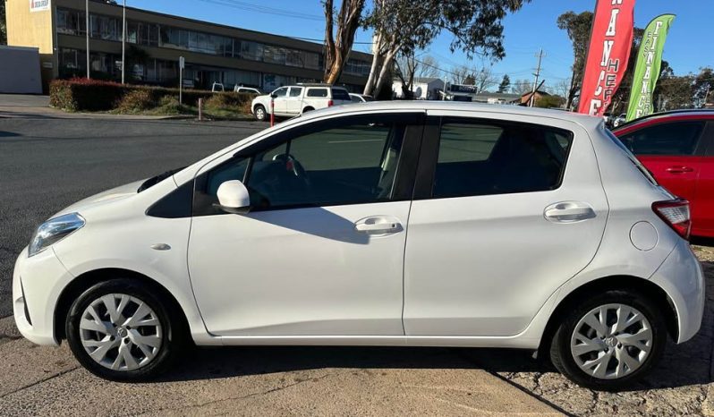 
								Toyota Yaris 2019 full									