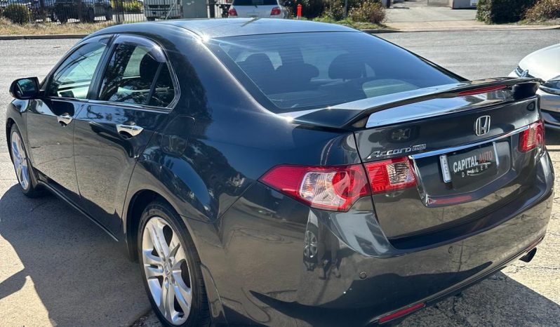 
								Honda Accord Euro Luxury 2011 full									