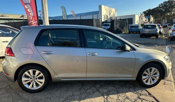 
										Volkswagen Golf 110 TSI Trendline 2018 full									