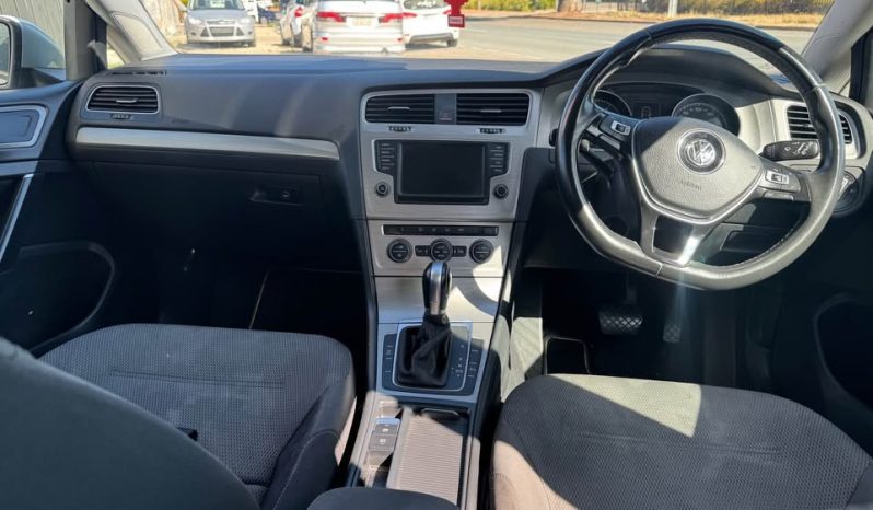 
								Volkswagen Golf 92 TSI Comfortline 2016 full									