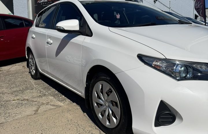 
								Toyota Corolla 2013 1.8L full									