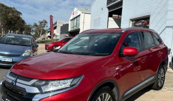 
										Mitsubishi Outlander ES 2018 full									