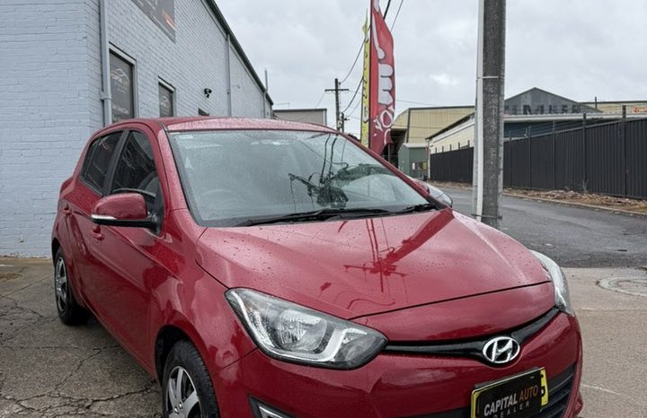 
								Hyundai i20 Active 2014 full									