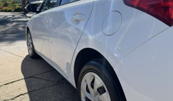 
										Toyota Corolla 2013 1.8L full									