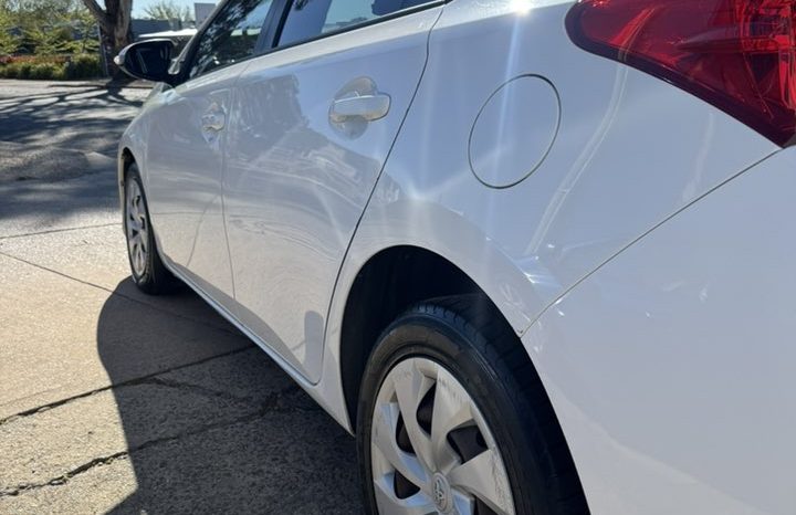 
								Toyota Corolla 2013 1.8L full									