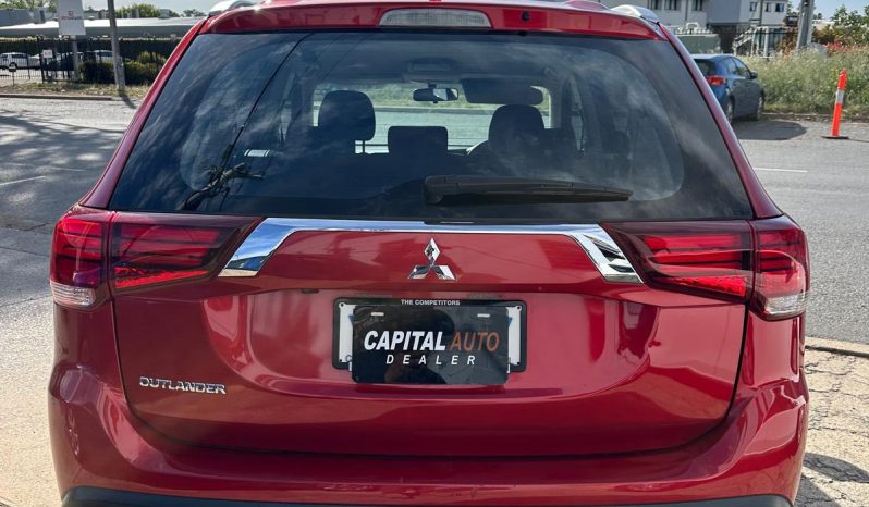 
								Mitsubishi Outlander ES 2018 full									