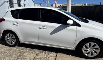 
										Toyota Corolla 2013 1.8L full									