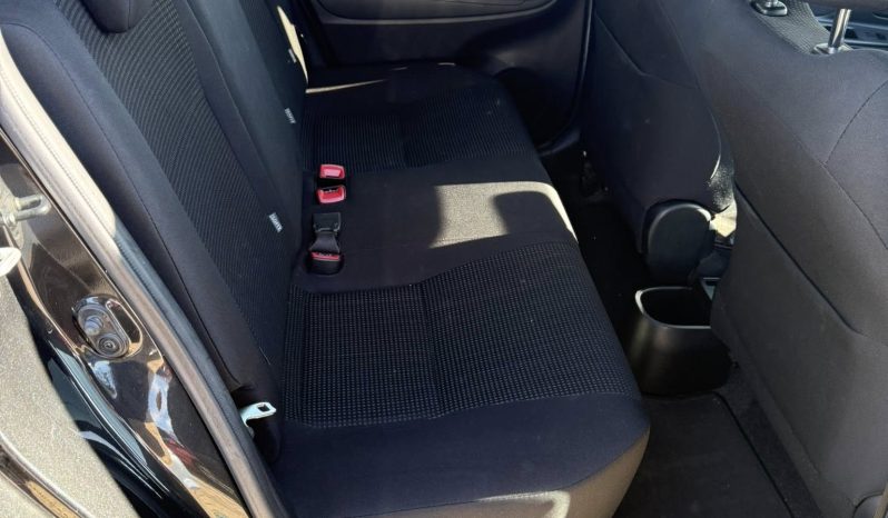 
								Toyota Yaris 2017 1.3L full									