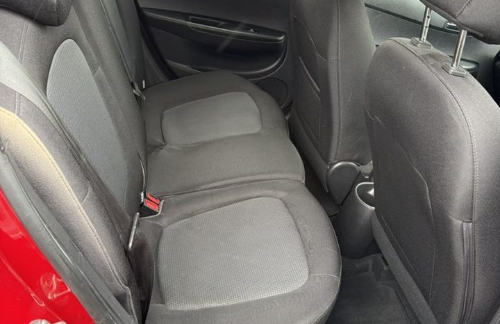 
								Hyundai i20 Active 2014 full									