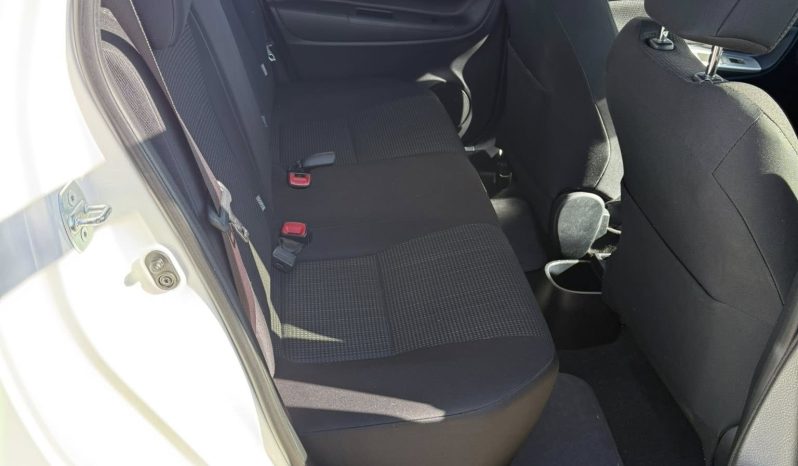 
								Toyota Yaris 2016 1.3L full									