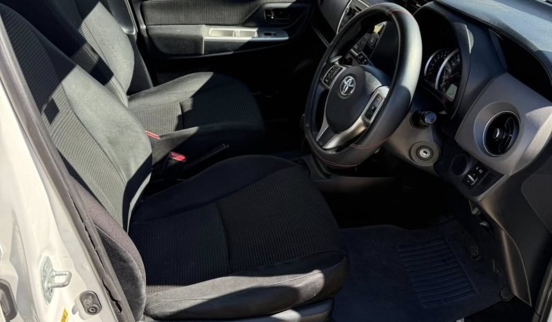 
								Toyota Yaris 2016 1.3L full									