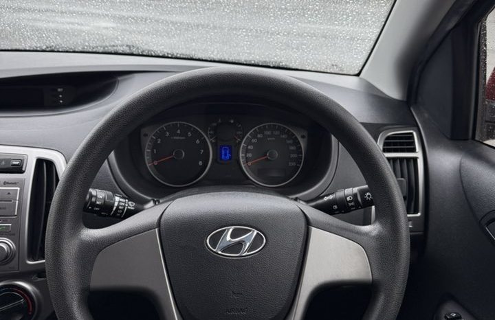 
								Hyundai i20 Active 2014 full									